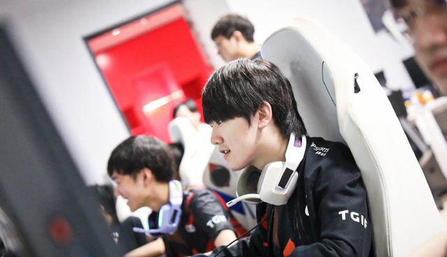 用其獨到的 用其獨到的